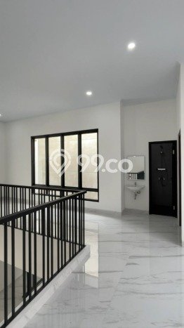 Hunian Mewah LB 177m2 Siap Pakai Desain Elegan di Meruya, Jakarta Barat Hunian Mewah LB 177m2 Siap Pakai Desain Elegan di Meruya, Jakarta Barat