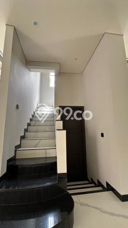 Dijual Rumah Mewah Megah Dengan View Eksklusif di Gading Serpong, Tangerang Dijual Rumah Mewah Megah Dengan View Eksklusif di Gading Serpong, Tangerang