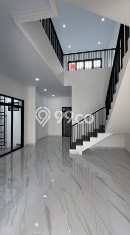Hunian Mewah LB 177m2 Siap Pakai Desain Elegan di Meruya, Jakarta Barat Hunian Mewah LB 177m2 Siap Pakai Desain Elegan di Meruya, Jakarta Barat