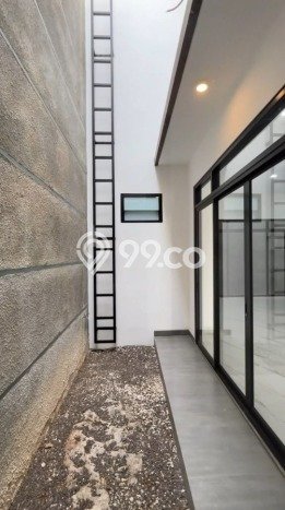 Hunian Mewah LB 177m2 Siap Pakai Desain Elegan di Meruya, Jakarta Barat Hunian Mewah LB 177m2 Siap Pakai Desain Elegan di Meruya, Jakarta Barat