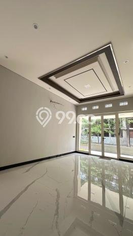 Dijual Rumah Mewah Megah Dengan View Eksklusif di Gading Serpong, Tangerang Dijual Rumah Mewah Megah Dengan View Eksklusif di Gading Serpong, Tangerang