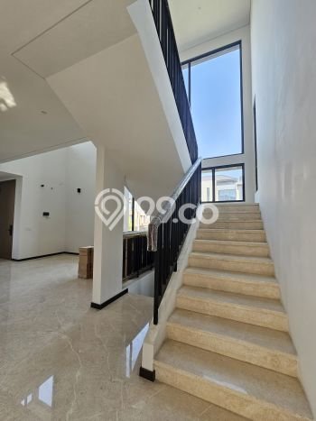 Dijual Rumah Luas Megah Dengan View Eksklusif di Gading Serpong, Tangerang Dijual Rumah Luas Megah Dengan View Eksklusif di Gading Serpong, Tangerang