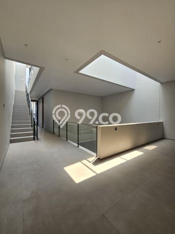 Rumah Elit Modern Tanpa Renovasi di Gading Serpong Tangerang Rumah Elit Modern Tanpa Renovasi di Gading Serpong Tangerang