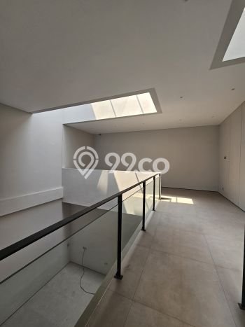 Rumah Elit Modern Tanpa Renovasi di Gading Serpong Tangerang Rumah Elit Modern Tanpa Renovasi di Gading Serpong Tangerang