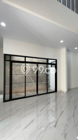Hunian Mewah LB 177m2 Siap Pakai Desain Elegan di Meruya, Jakarta Barat Hunian Mewah LB 177m2 Siap Pakai Desain Elegan di Meruya, Jakarta Barat