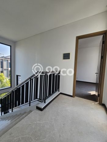 Dijual Rumah Luas Megah Dengan View Eksklusif di Gading Serpong, Tangerang Dijual Rumah Luas Megah Dengan View Eksklusif di Gading Serpong, Tangerang