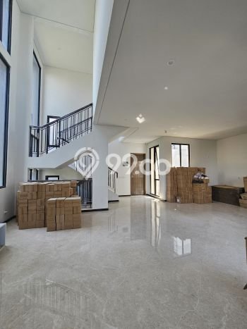 Dijual Rumah Luas Megah Dengan View Eksklusif di Gading Serpong, Tangerang Dijual Rumah Luas Megah Dengan View Eksklusif di Gading Serpong, Tangerang