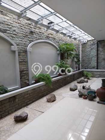 Hunian Mewah LB 200m2 Siap Pakai Desain Elegan di Bintaro, Tangerang Selatan Hunian Mewah LB 200m2 Siap Pakai Desain Elegan di Bintaro, Tangerang Selatan