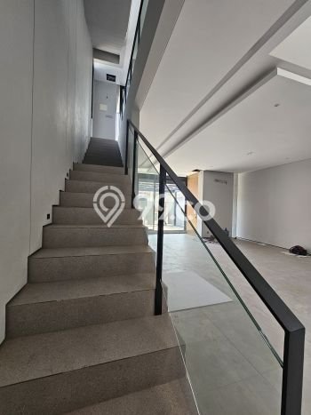 Rumah Elit Modern Tanpa Renovasi di Gading Serpong Tangerang Rumah Elit Modern Tanpa Renovasi di Gading Serpong Tangerang