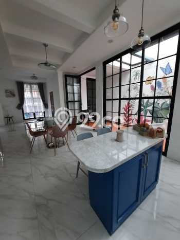 Rumah Luas Asri 4 KT Siap Pakai di Graha Raya Bintaro Tangerang Selatan Rumah Luas Asri 4 KT Siap Pakai di Graha Raya Bintaro Tangerang Selatan