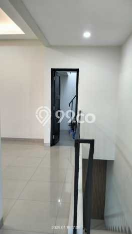 Rumah Luas Asri 3 KT Siap Huni di Graha Raya Bintaro Tangerang Selatan Rumah Luas Asri 3 KT Siap Huni di Graha Raya Bintaro Tangerang Selatan