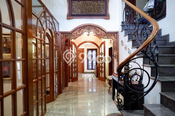 Rumah Mewah Dijual LT 310m2 di Mampang Prapatan, Jakarta Selatan Rumah Mewah Dijual LT 310m2 di Mampang Prapatan, Jakarta Selatan