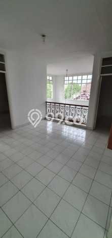 Rumah Asri di Lippo Cikarang, 5 KT, Lingkungan Tenang, LT 407m2m² LB 225m2m² Rumah Asri di Lippo Cikarang, 5 KT, Lingkungan Tenang, LT 407m2m² LB 225m2m²