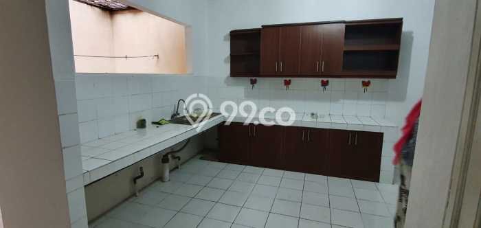 Rumah Asri di Lippo Cikarang, 5 KT, Lingkungan Tenang, LT 407m2m² LB 225m2m² Rumah Asri di Lippo Cikarang, 5 KT, Lingkungan Tenang, LT 407m2m² LB 225m2m²
