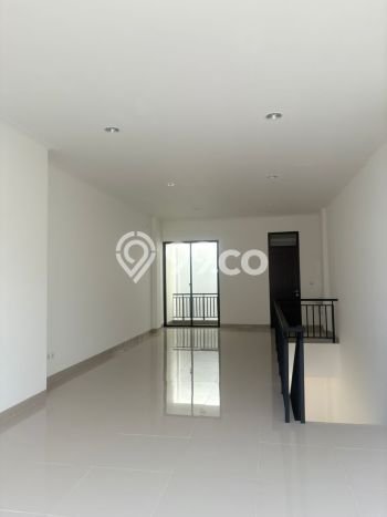 Ruko Disewakan di Area Ramai Cipondoh, Tangerang Ruko Disewakan di Area Ramai Cipondoh, Tangerang