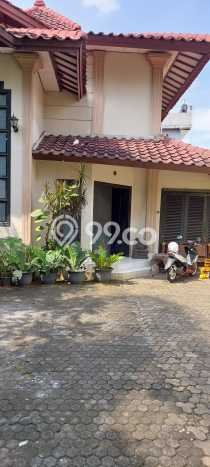 Siap Huni Rumah Mewah 4 Kamar di Kebayoran Baru Dekat ke Mana Saja Siap Huni Rumah Mewah 4 Kamar di Kebayoran Baru Dekat ke Mana Saja