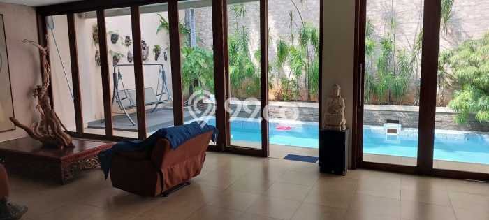 Siap Huni Rumah Mewah 4 Kamar di Kebayoran Baru Dekat ke Mana Saja Siap Huni Rumah Mewah 4 Kamar di Kebayoran Baru Dekat ke Mana Saja