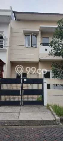 Disewakan! Rumah 3 Kamar Tidur &
3 Kamar Mandi di Duri Kosambi, Jakarta Barat Disewakan! Rumah 3 Kamar Tidur &
3 Kamar Mandi di Duri Kosambi, Jakarta Barat