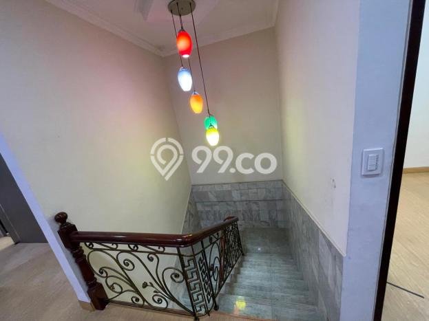 Lokasi strategis! Rumah siap pakai dikontrakkan di Medan Perjuangan LB 256m2 Lokasi strategis! Rumah siap pakai dikontrakkan di Medan Perjuangan LB 256m2
