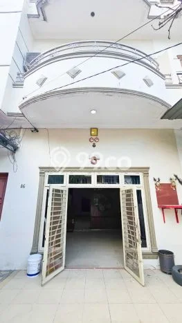 Rumah di Medan Barat, LT 160m2m², LB 300m2m² Rumah di Medan Barat, LT 160m2m², LB 300m2m²