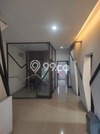 AREA KOMERSIAL! Ruko di Medan Maimun, Luas 384m2m², Posisi Premium AREA KOMERSIAL! Ruko di Medan Maimun, Luas 384m2m², Posisi Premium