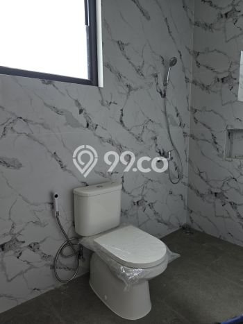 Ready to Use! Luxury House LT 232m2 Desain Modern di BSD City Ready to Use! Luxury House LT 232m2 Desain Modern di BSD City