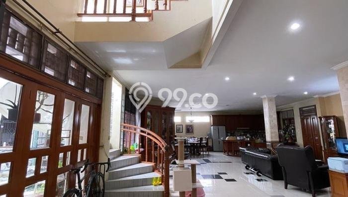Siap Huni Rumah Mewah 9 Kamar di Cilandak Dekat ke Mana Pun Siap Huni Rumah Mewah 9 Kamar di Cilandak Dekat ke Mana Pun