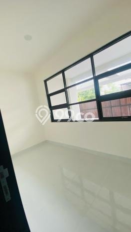 Ready to Use! Luxury House LT 204m2 Desain Modern di BSD City Ready to Use! Luxury House LT 204m2 Desain Modern di BSD City