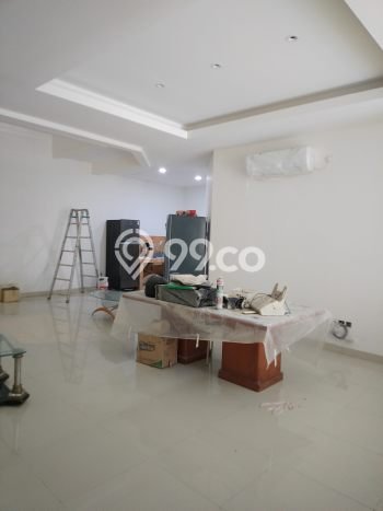Rumah Elit LB 304m2 Siap Huni Desain Elegan di Green garden, Jakarta Barat Rumah Elit LB 304m2 Siap Huni Desain Elegan di Green garden, Jakarta Barat