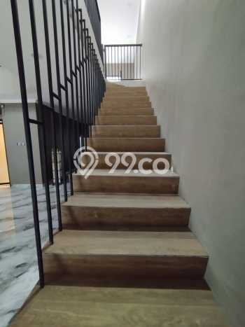For Sale! Luxury House LT 300m2 Desain Elegan di BSD Giri Loka For Sale! Luxury House LT 300m2 Desain Elegan di BSD Giri Loka
