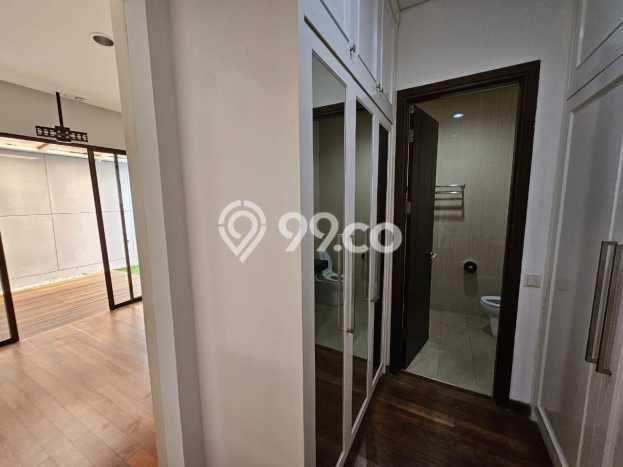 Ready to Use! Premium House LT 202m2 Desain Elegan di BSD Green Wich Ready to Use! Premium House LT 202m2 Desain Elegan di BSD Green Wich