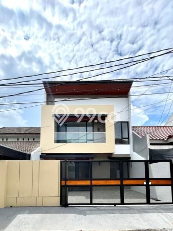 For Sale Hunian Rumah Terawat 5 Kamar di BSD City, Tangerang For Sale Hunian Rumah Terawat 5 Kamar di BSD City, Tangerang