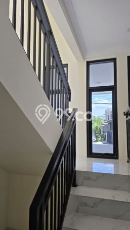 Rumah Luxury Modern Tanpa Renovasi di BSD City Tangerang Rumah Luxury Modern Tanpa Renovasi di BSD City Tangerang