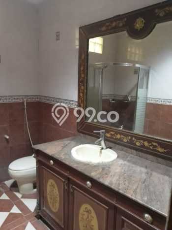 Rumah Elit Modern Tanpa Renovasi di Pondok Indah Jakarta Selatan Rumah Elit Modern Tanpa Renovasi di Pondok Indah Jakarta Selatan