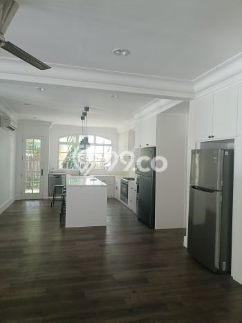 Disewakan Rumah Murah di Kemang Jakarta Selatan dengan 7 KT Disewakan Rumah Murah di Kemang Jakarta Selatan dengan 7 KT