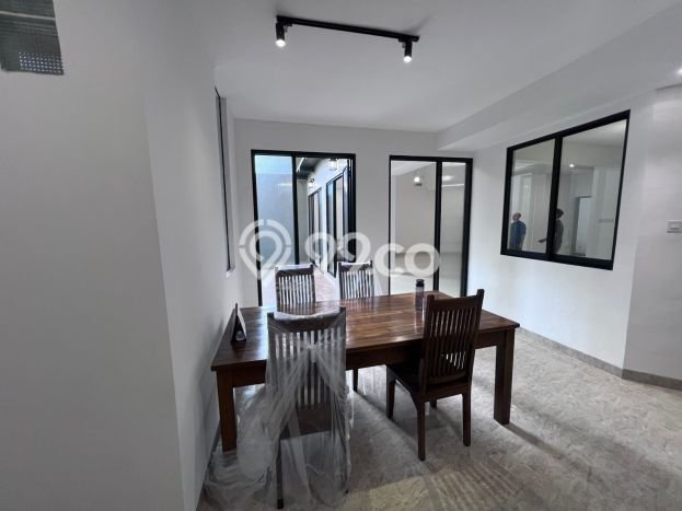 Rumah Elit LB 300m2 Siap Pakai Desain Elegan di BSD Puspita Loka, Tangerang Rumah Elit LB 300m2 Siap Pakai Desain Elegan di BSD Puspita Loka, Tangerang