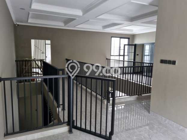 For Sale! Luxury House LT 300m2 Desain Elegan di BSD Giri Loka For Sale! Luxury House LT 300m2 Desain Elegan di BSD Giri Loka