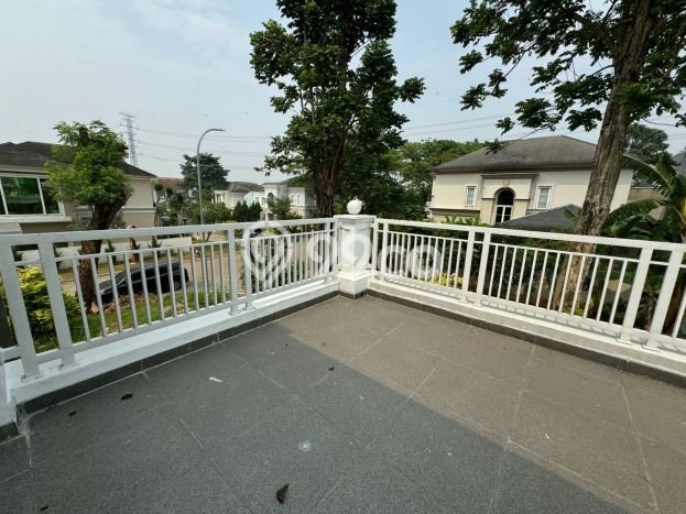 Rumah Elit Modern Tanpa Renovasi di Lippo Karawaci Tangerang Rumah Elit Modern Tanpa Renovasi di Lippo Karawaci Tangerang