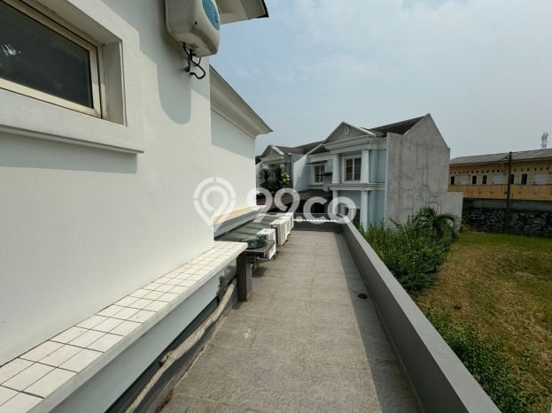 Rumah Elit Modern Tanpa Renovasi di Lippo Karawaci Tangerang Rumah Elit Modern Tanpa Renovasi di Lippo Karawaci Tangerang
