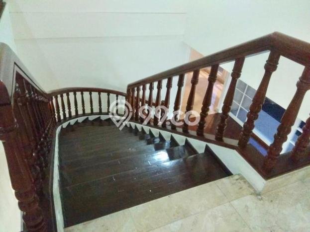 Rumah Kondisi Baik Disewakan di Pondok Indah, Jakarta Selatan LT 788m2, LB 769m2 Rumah Kondisi Baik Disewakan di Pondok Indah, Jakarta Selatan LT 788m2, LB 769m2