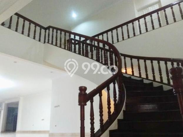 Rumah Kondisi Baik Disewakan di Pondok Indah, Jakarta Selatan LT 788m2, LB 769m2 Rumah Kondisi Baik Disewakan di Pondok Indah, Jakarta Selatan LT 788m2, LB 769m2