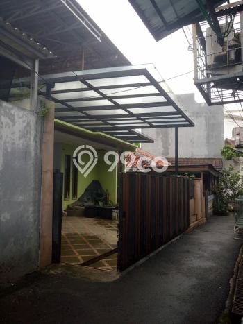 Hunian Cantik Modern Lb 250m2 di Kembangan, Jakarta Barat Hunian Cantik Modern Lb 250m2 di Kembangan, Jakarta Barat