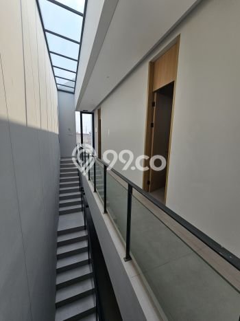 Dijual Rumah Luas Elegan Dengan View Eksklusif di Gading Serpong, Tangerang Dijual Rumah Luas Elegan Dengan View Eksklusif di Gading Serpong, Tangerang