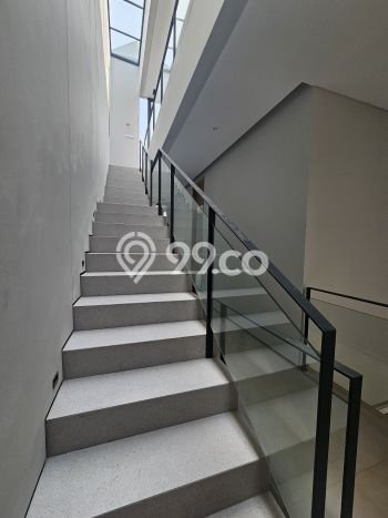 Dijual Rumah Luas Elegan Dengan View Eksklusif di Gading Serpong, Tangerang Dijual Rumah Luas Elegan Dengan View Eksklusif di Gading Serpong, Tangerang