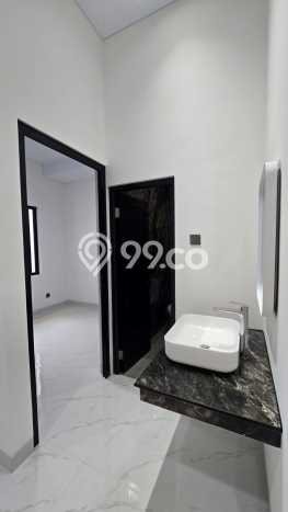 For Sale! Luxury House LT 102m2 Desain Elegan di Alam Sutera For Sale! Luxury House LT 102m2 Desain Elegan di Alam Sutera