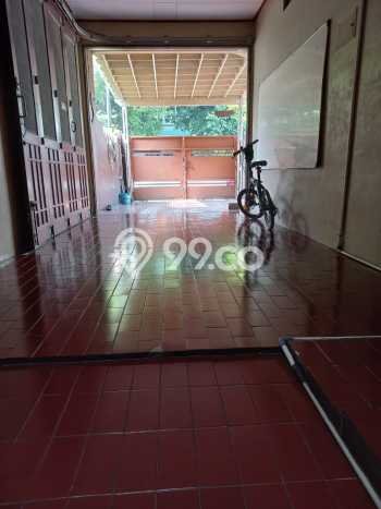 Ready to Use! Premium House LT 330m2 Desain Modern di Kedoya Ready to Use! Premium House LT 330m2 Desain Modern di Kedoya