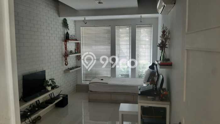 Rumah Luxury Modern Tanpa Renovasi di Meruya Jakarta Barat Rumah Luxury Modern Tanpa Renovasi di Meruya Jakarta Barat