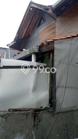 For Sale! Luxury House LT 114m2 Desain Modern di Utan Kayu For Sale! Luxury House LT 114m2 Desain Modern di Utan Kayu