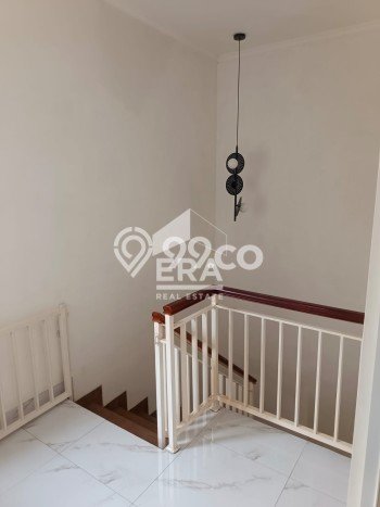 For Sale Rumah 3 Kamar Lokasi Ideal Nyaman dan Strategis di Serpong For Sale Rumah 3 Kamar Lokasi Ideal Nyaman dan Strategis di Serpong