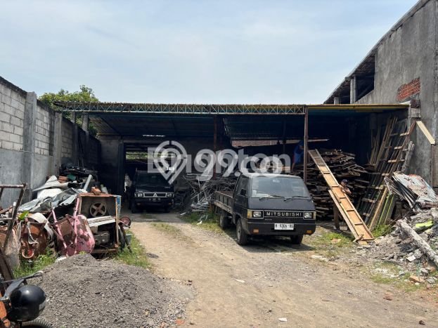 Unit Gudang Dijual di Semarang LT 1526m2 & LB 300m2 Unit Gudang Dijual di Semarang LT 1526m2 & LB 300m2